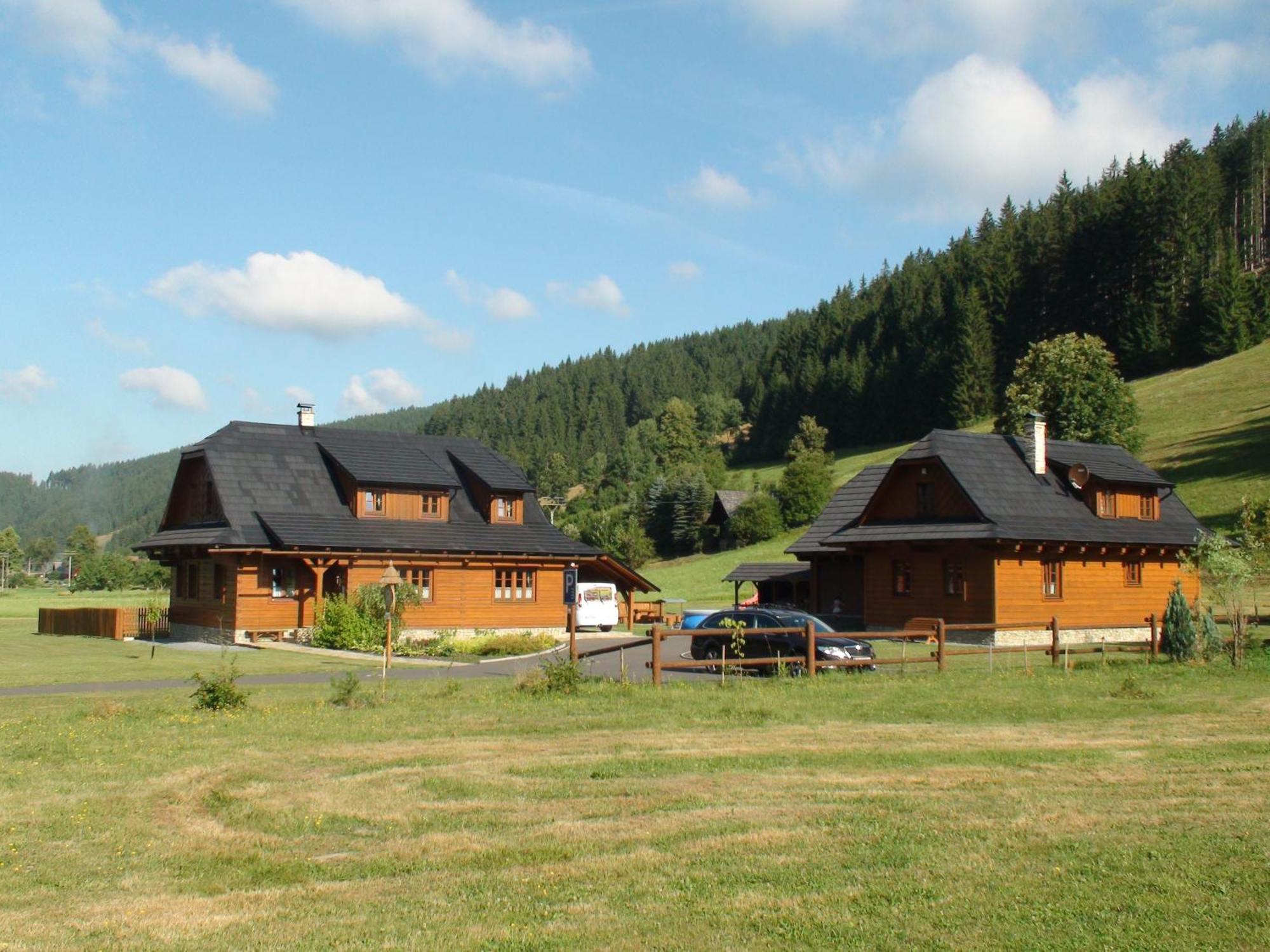 Valassky Dvur Velke Karlovice Exterior photo